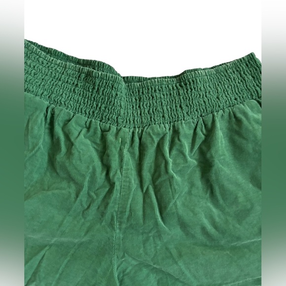 Wild Fable Forest Green Corduroy Smocked Flowy Shorts Elastic Waist Size XL - Picture 2 of 6